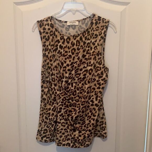 New Zenana leopard print tank with twist - Picture 2 of 12